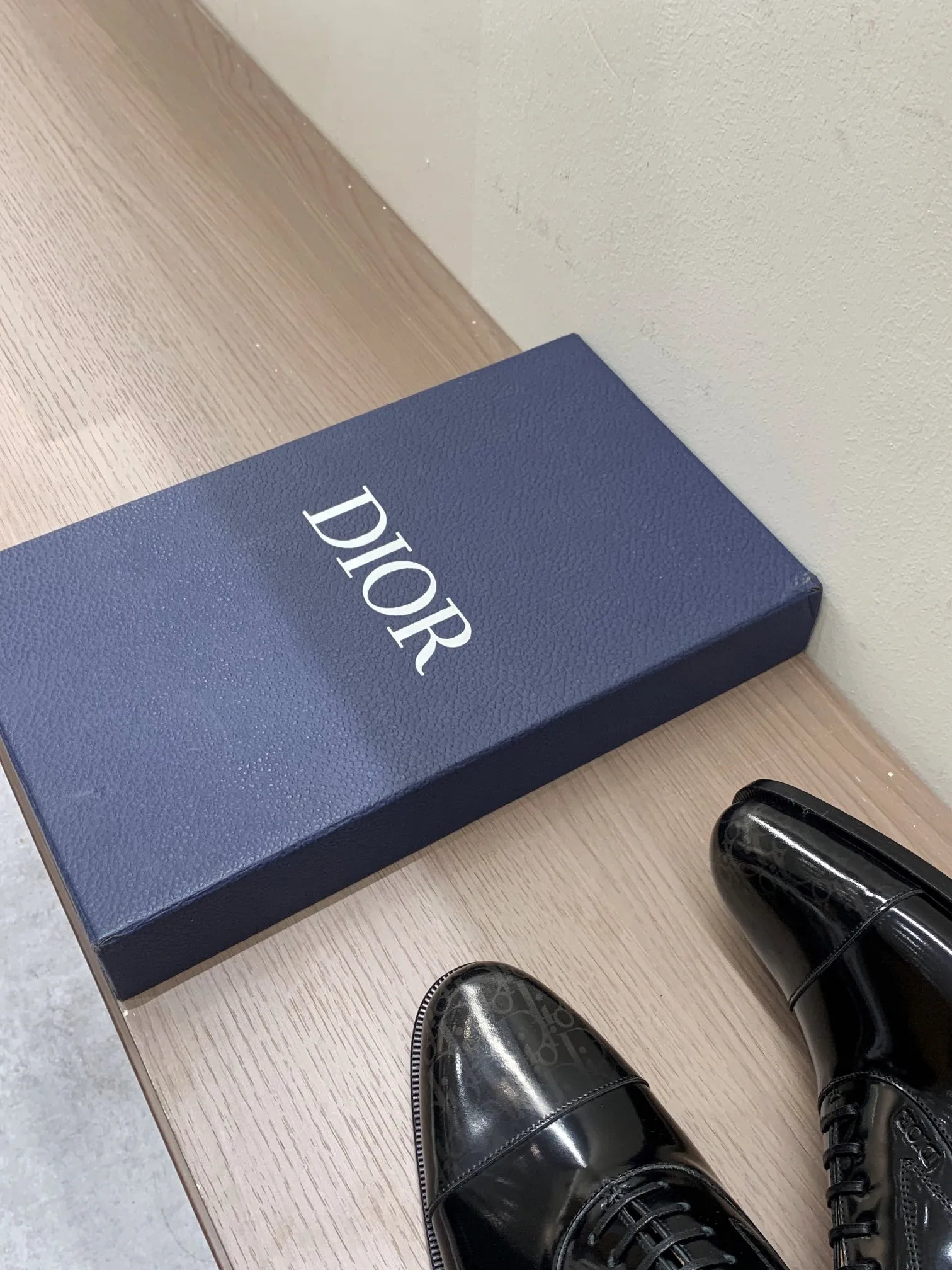 [Dior] Top P: 960💰 Standard code 39-44 (38.45.46 custom-made, non-returnable and non-exchangeable) Dior Dior's latest high-end men's boutique casual leather shoes, imported cowhide upper, water-dyed cowhide lining, imported leather outsole, perfect details are impeccable.